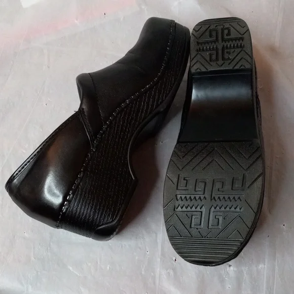 Bass clogs black leather upper  size 5 - Picture 3 of 4